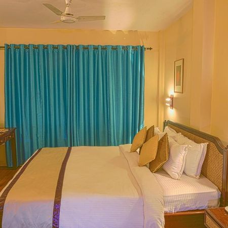 Landmark Hotels Γουβαχάτι Εξωτερικό φωτογραφία