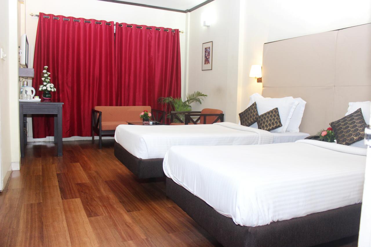 Landmark Hotels Γουβαχάτι Εξωτερικό φωτογραφία