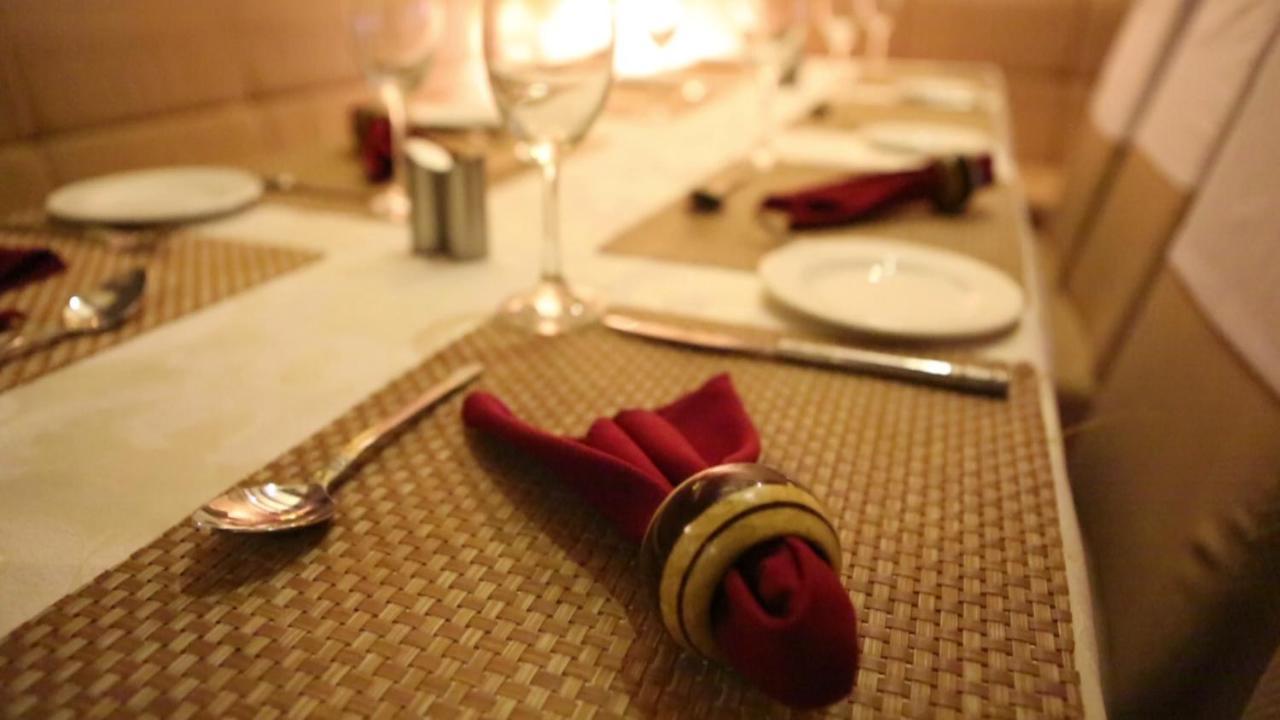 Landmark Hotels Γουβαχάτι Εξωτερικό φωτογραφία