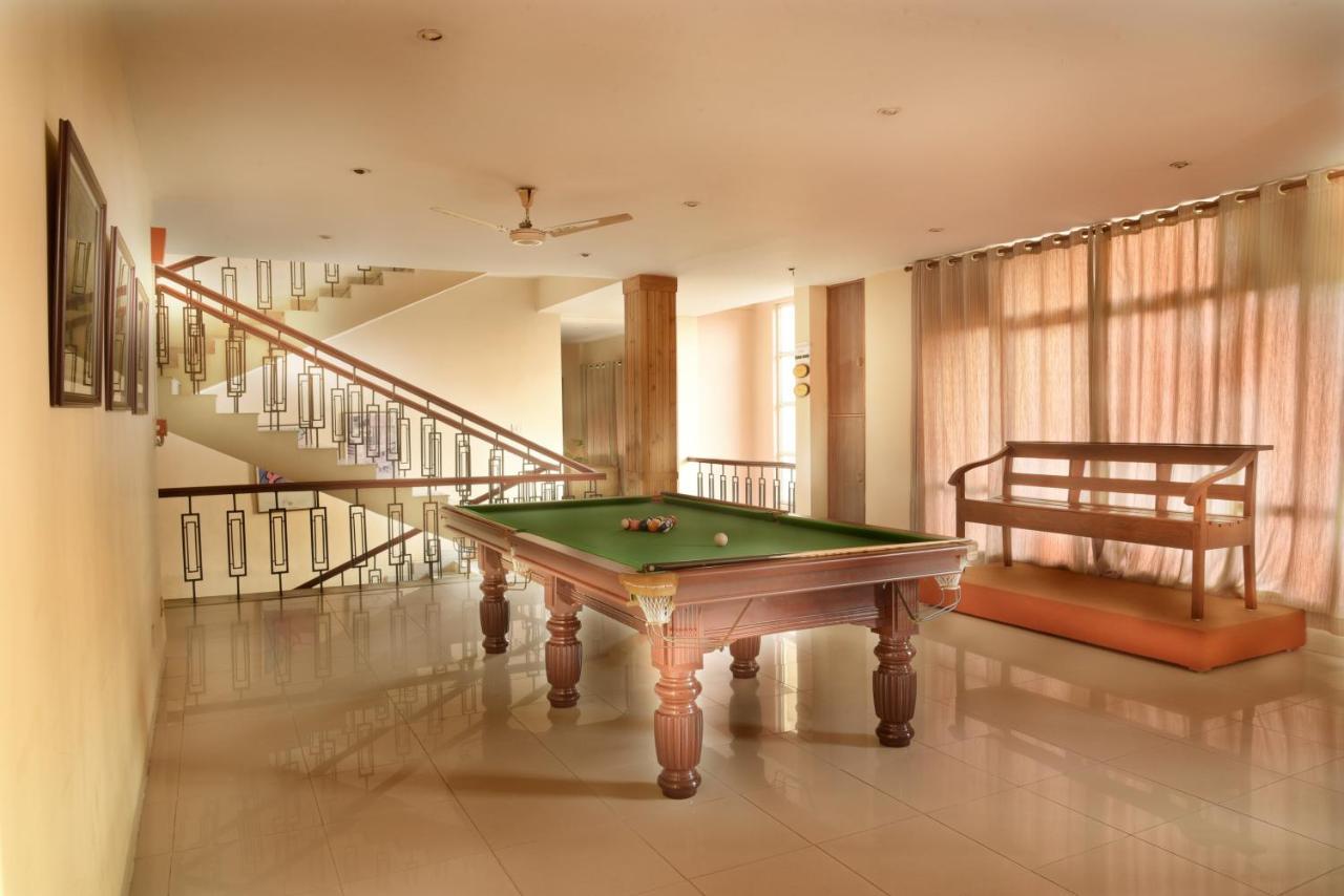 Landmark Hotels Γουβαχάτι Εξωτερικό φωτογραφία
