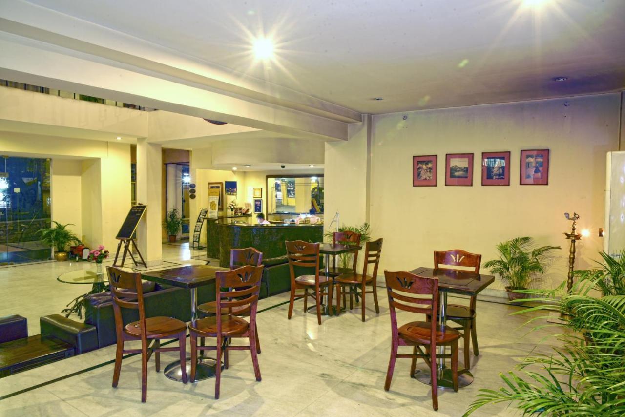 Landmark Hotels Γουβαχάτι Εξωτερικό φωτογραφία